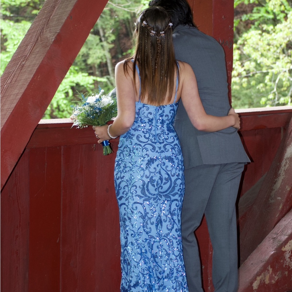 Elegant Blue Patterned Dress